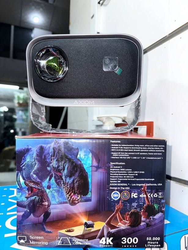 ویدئو پروژکتور آمریکایی برند axiom 4k کیفیت عالی تضمینی 4k اندروید 11 صفحه نمایش300 اینچ