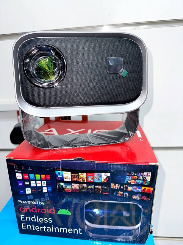 ویدئو پروژکتور آمریکایی برند axiom 4k کیفیت عالی تضمینی 4k اندروید 11 صفحه نمایش300 اینچ